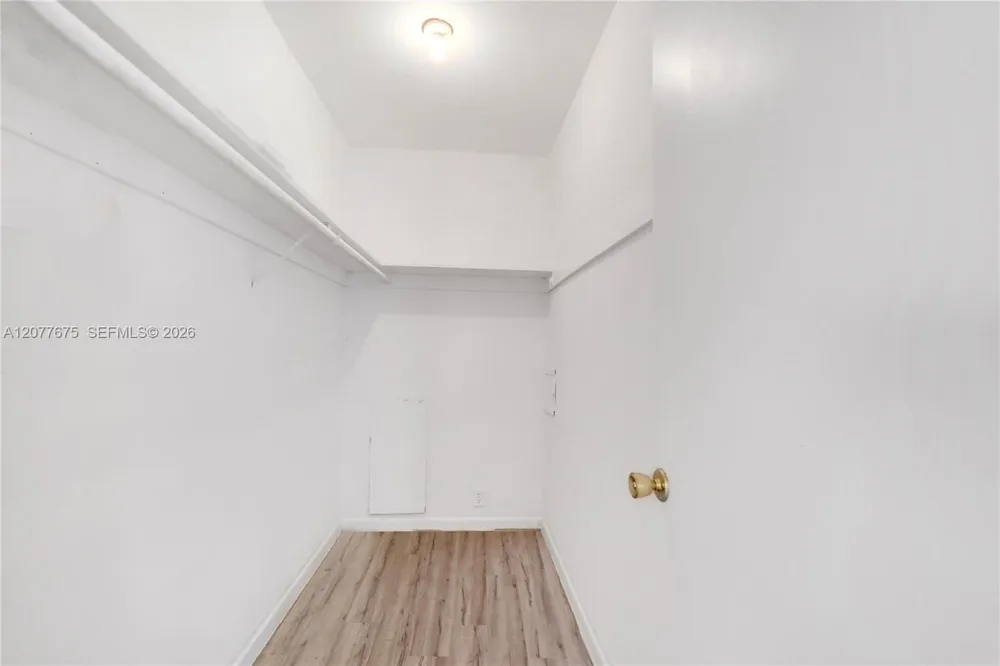 2970 NE 16th Ave #214 Oakland Park, FL 33334