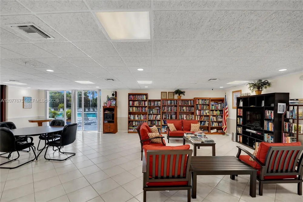 2970 NE 16th Ave #214 Oakland Park, FL 33334