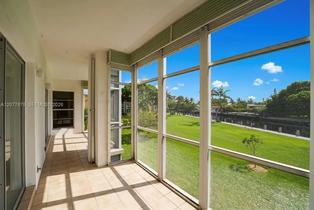 2970 NE 16th Ave #214 Oakland Park, FL 33334