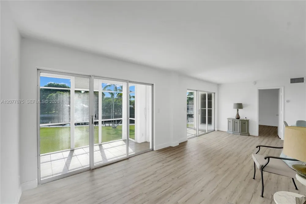 2970 NE 16th Ave #214 Oakland Park, FL 33334