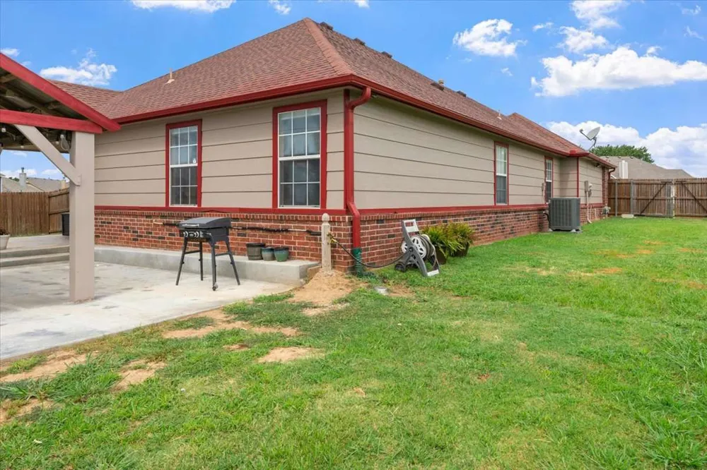 8517 E Madison Street Broken Arrow, OK 74014