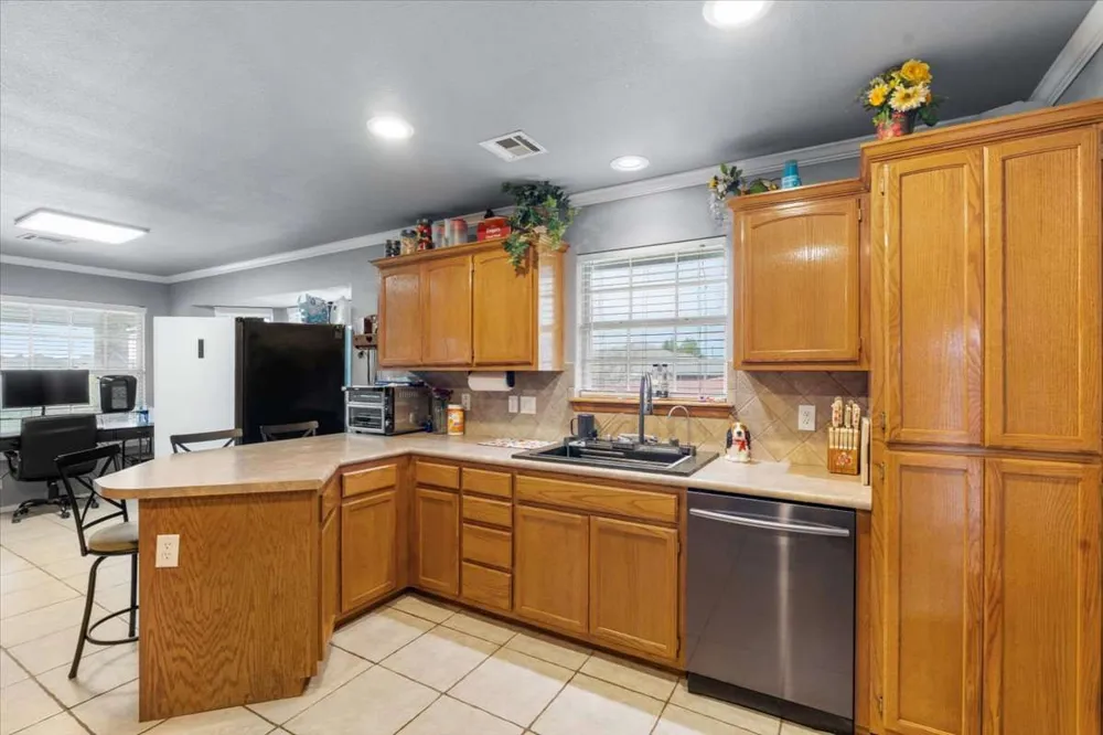 8517 E Madison Street Broken Arrow, OK 74014