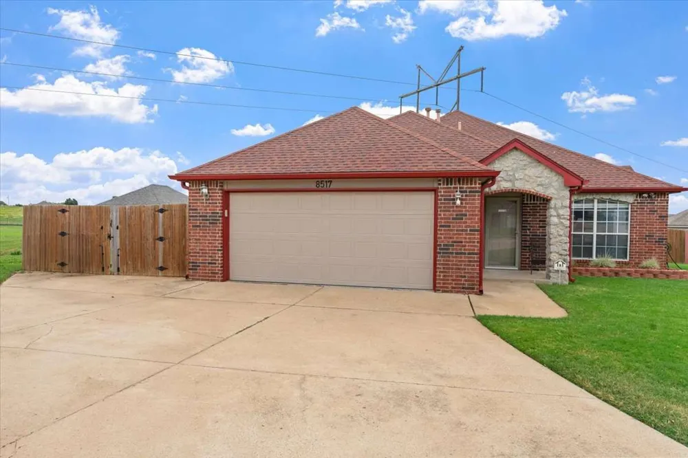 8517 E Madison Street Broken Arrow, OK 74014