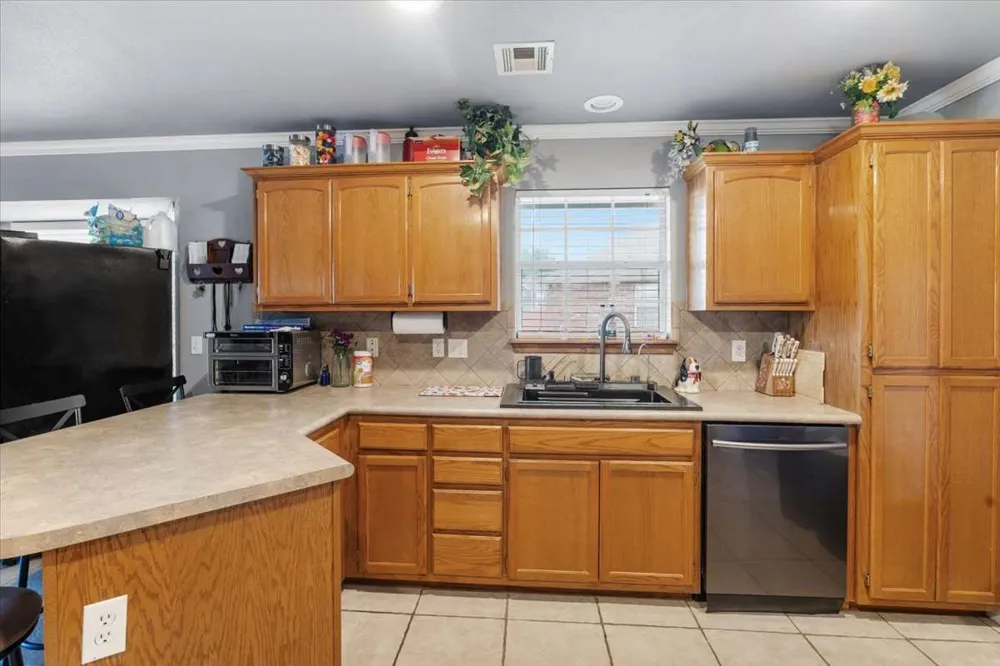 8517 E Madison Street Broken Arrow, OK 74014