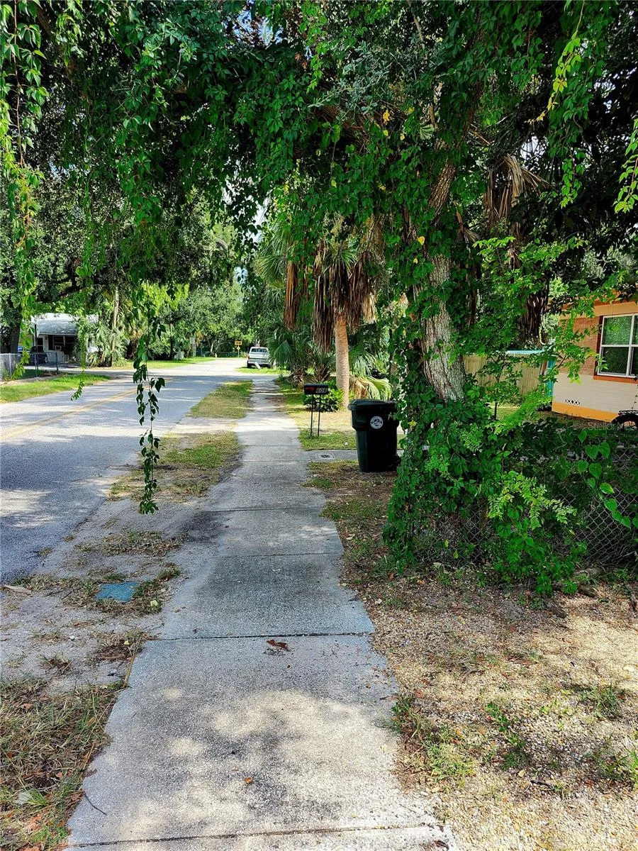 610 TANGLEWOOD STREET Daytona Beach, FL 32114