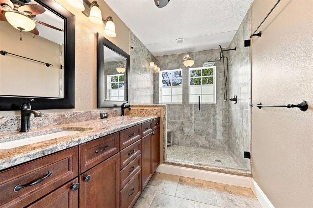 133 VALENCIA CIRCLE St Petersburg, FL 33716