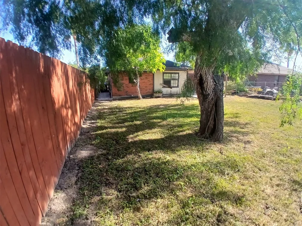 310 W 10th Street Los Fresnos, TX 78566