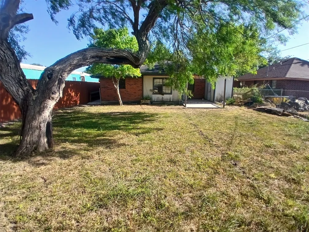 310 W 10th Street Los Fresnos, TX 78566
