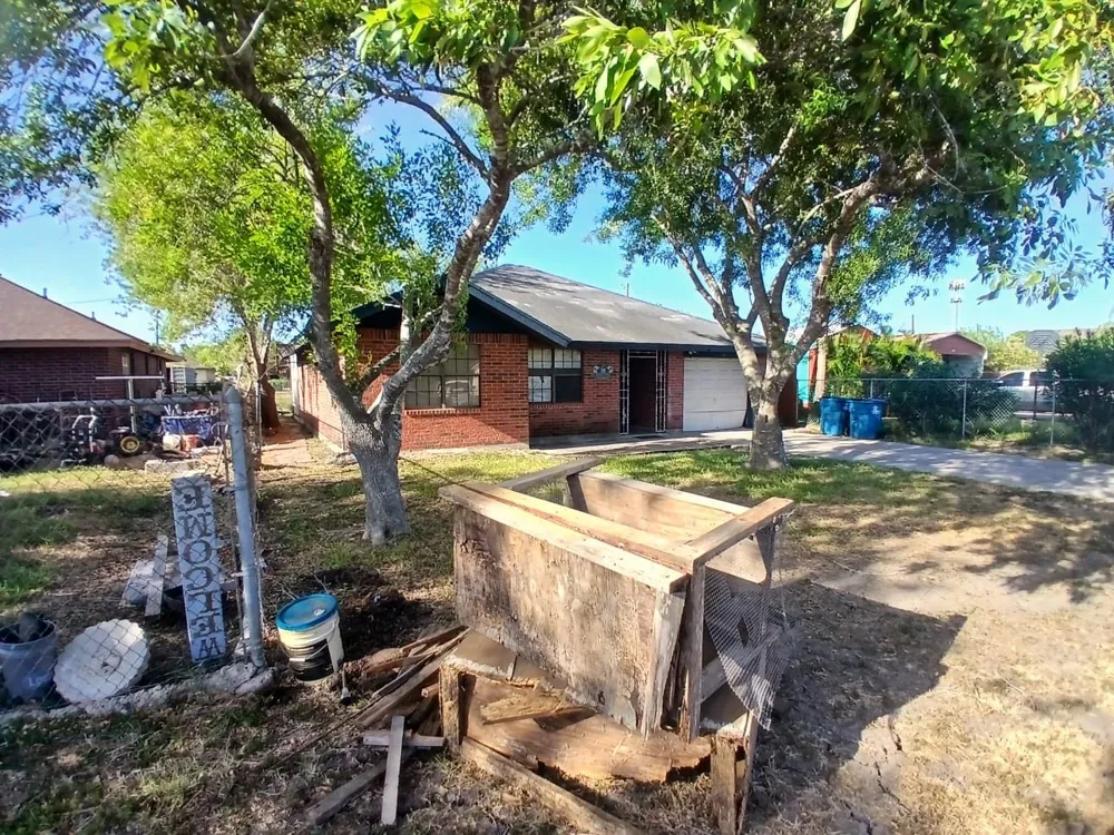 310 W 10th Street Los Fresnos, TX 78566