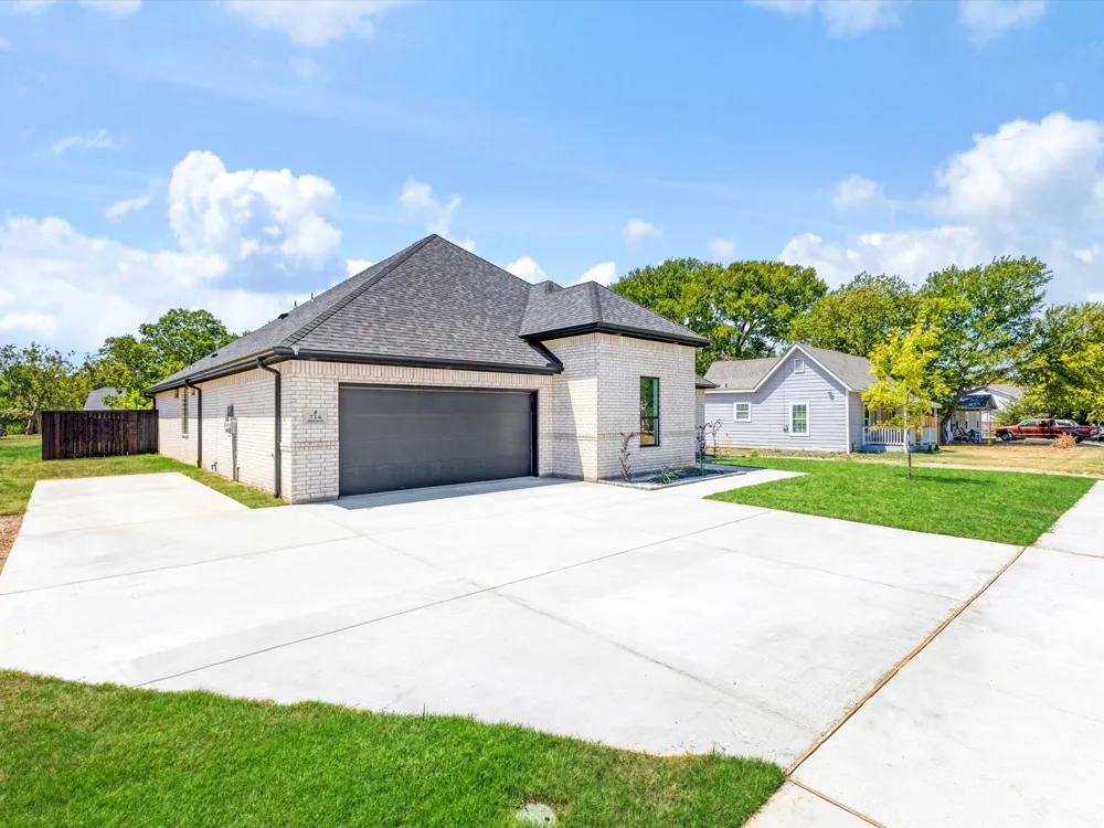 716 E Jefferson Street Waxahachie, TX 75165