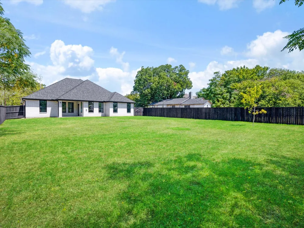 716 E Jefferson Street Waxahachie, TX 75165