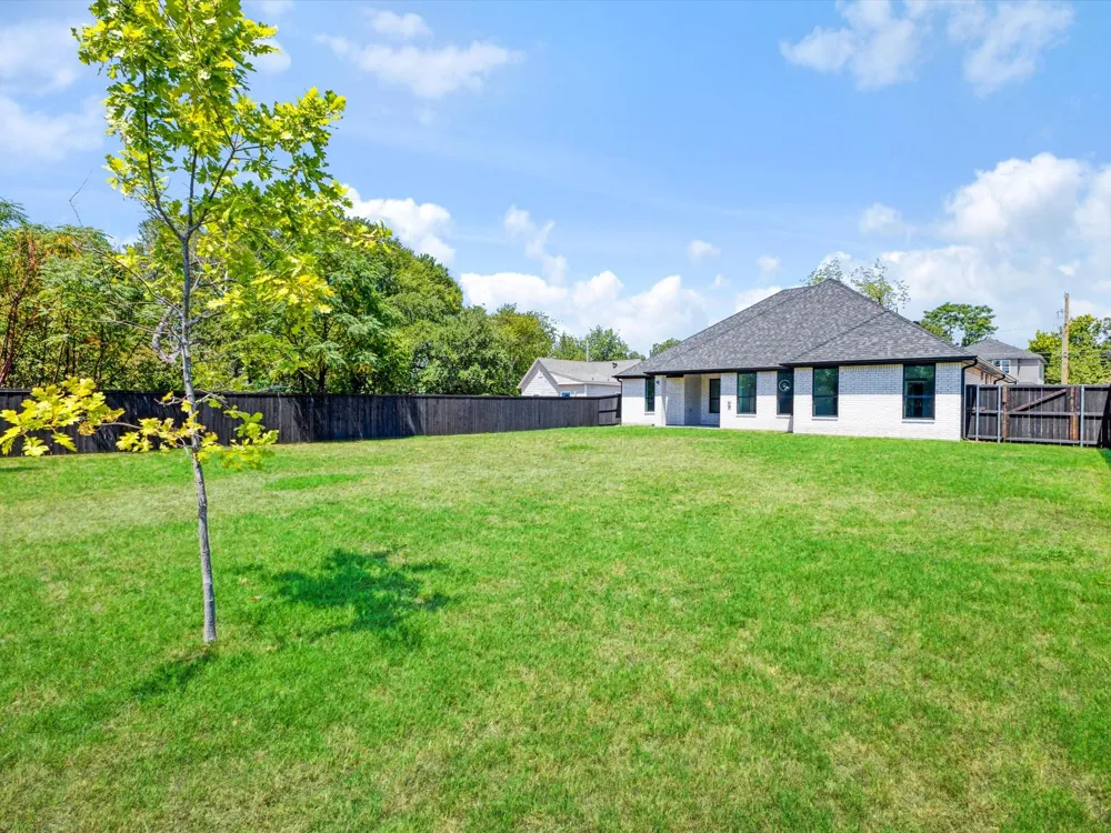 716 E Jefferson Street Waxahachie, TX 75165