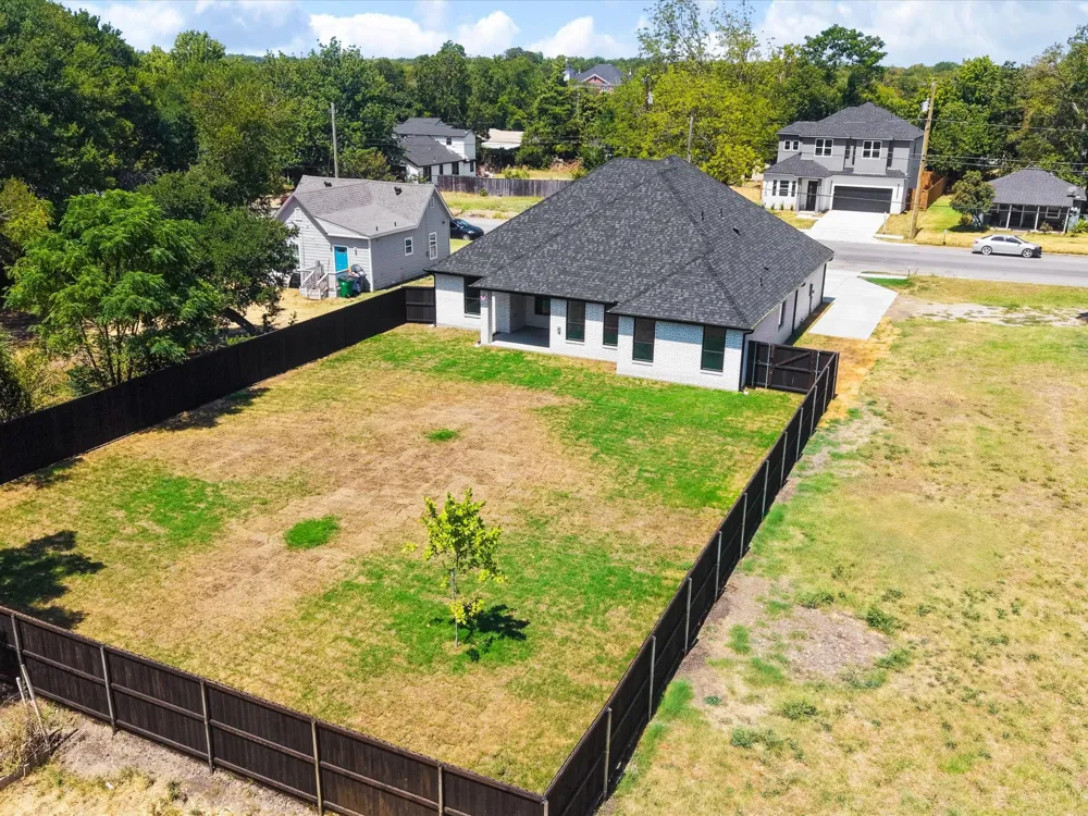 716 E Jefferson Street Waxahachie, TX 75165