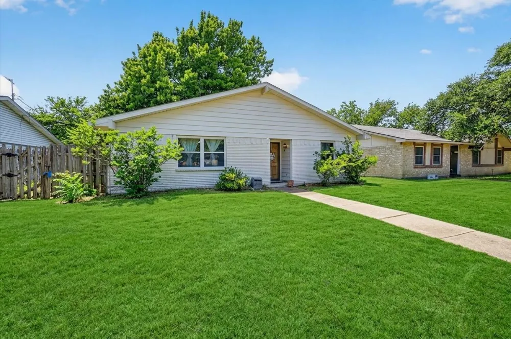 3125 Rainbow Drive Grand Prairie, TX 75052