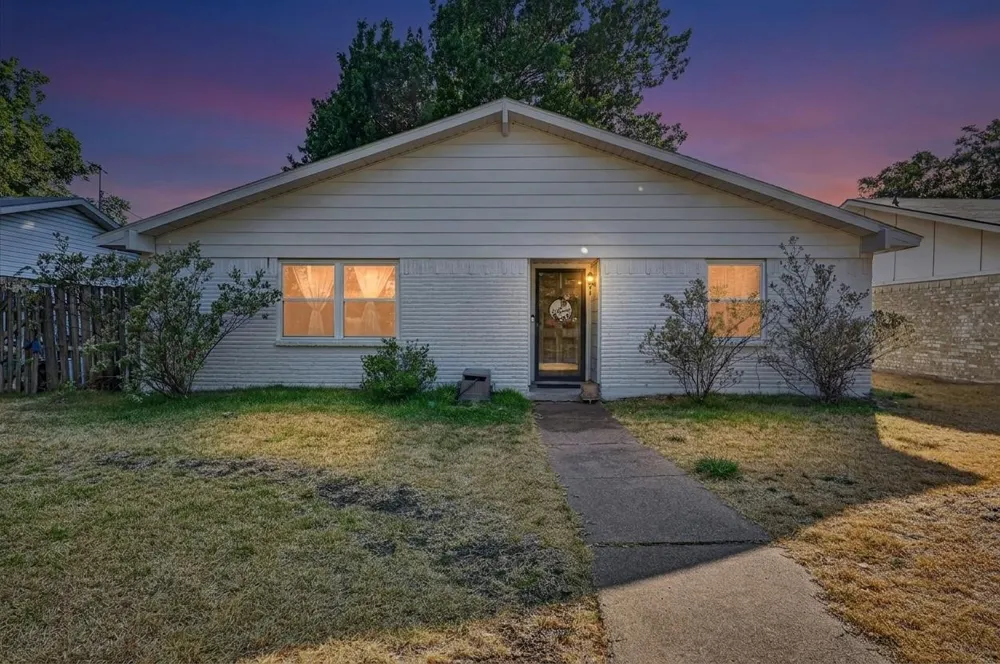 3125 Rainbow Drive Grand Prairie, TX 75052