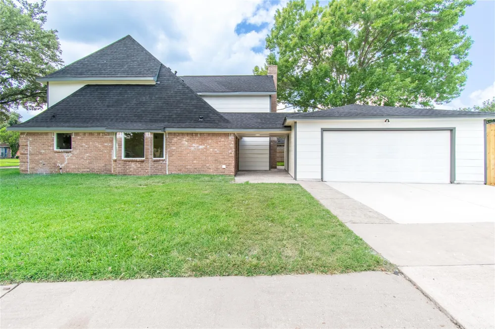 15202 La Paloma Drive Houston, TX 77083