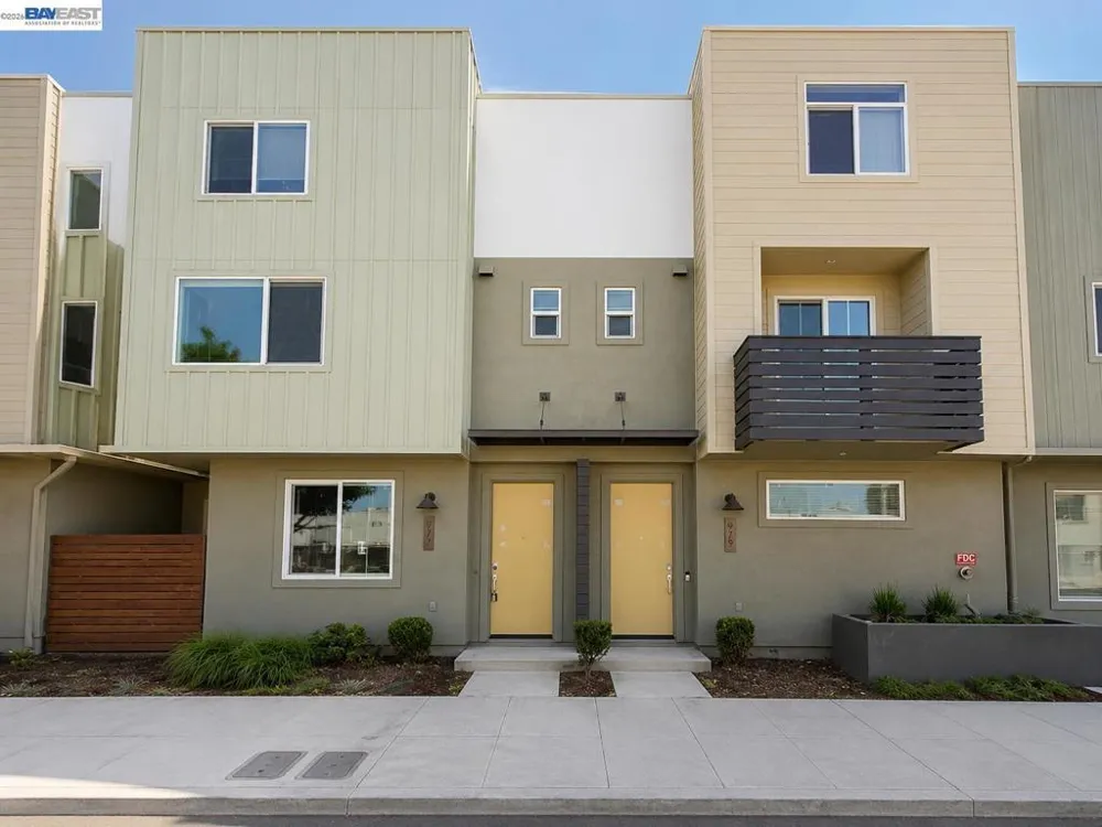 977 24Th St Oakland, CA 94607