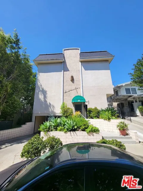 311 S Norton Avenue #102
