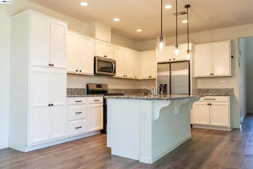 21236 Grapevine Dr Patterson, CA 95363