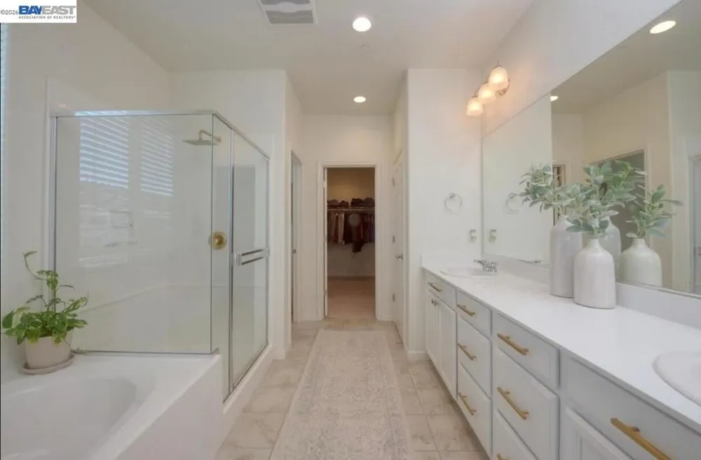 21236 Grapevine Dr Patterson, CA 95363