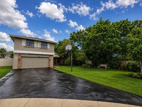 13870 Magnolia Ct