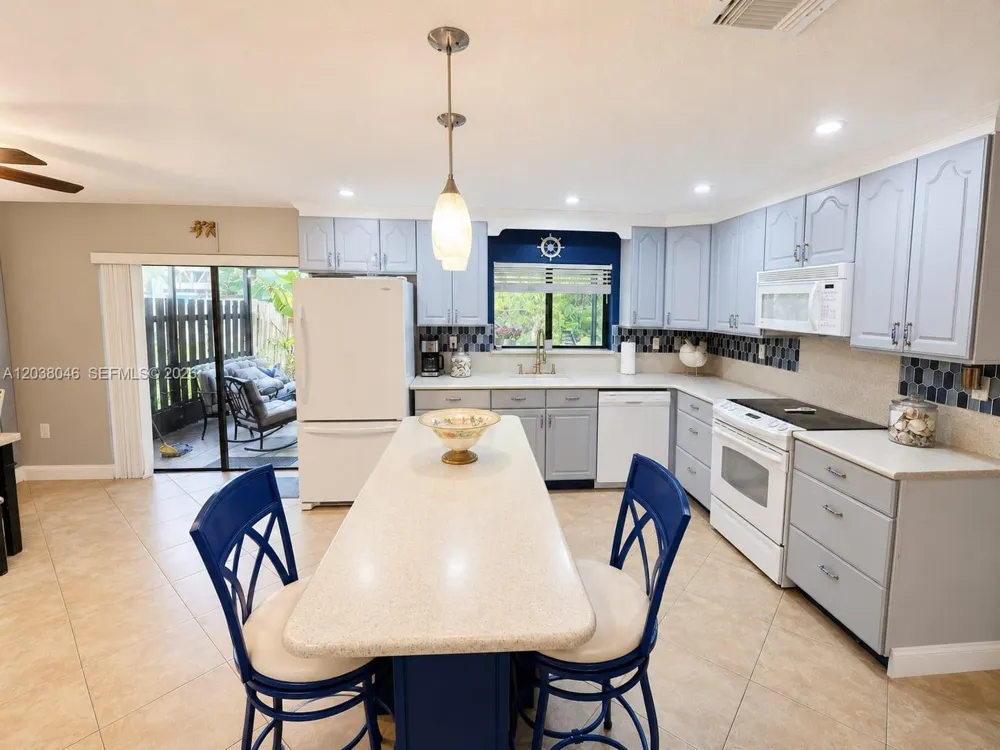 13870 Magnolia Ct Davie, FL 33325