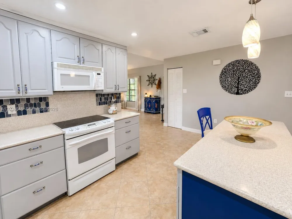 13870 Magnolia Ct Davie, FL 33325