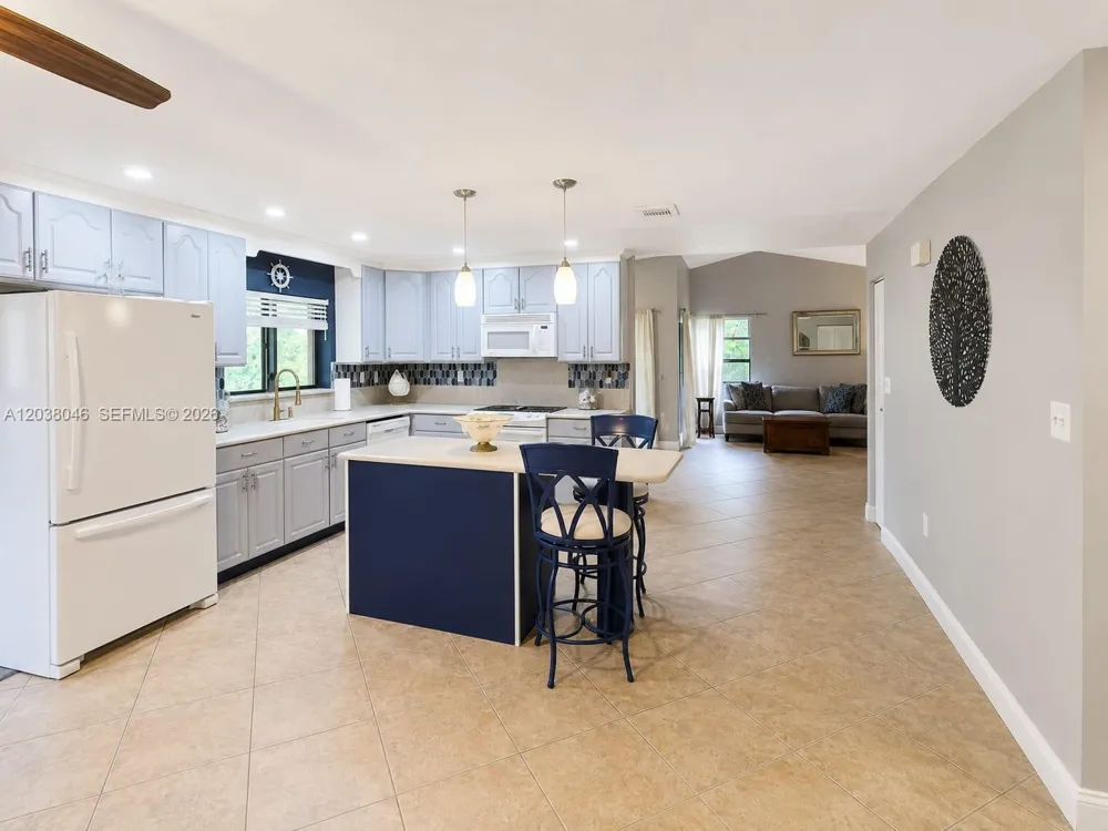 13870 Magnolia Ct Davie, FL 33325