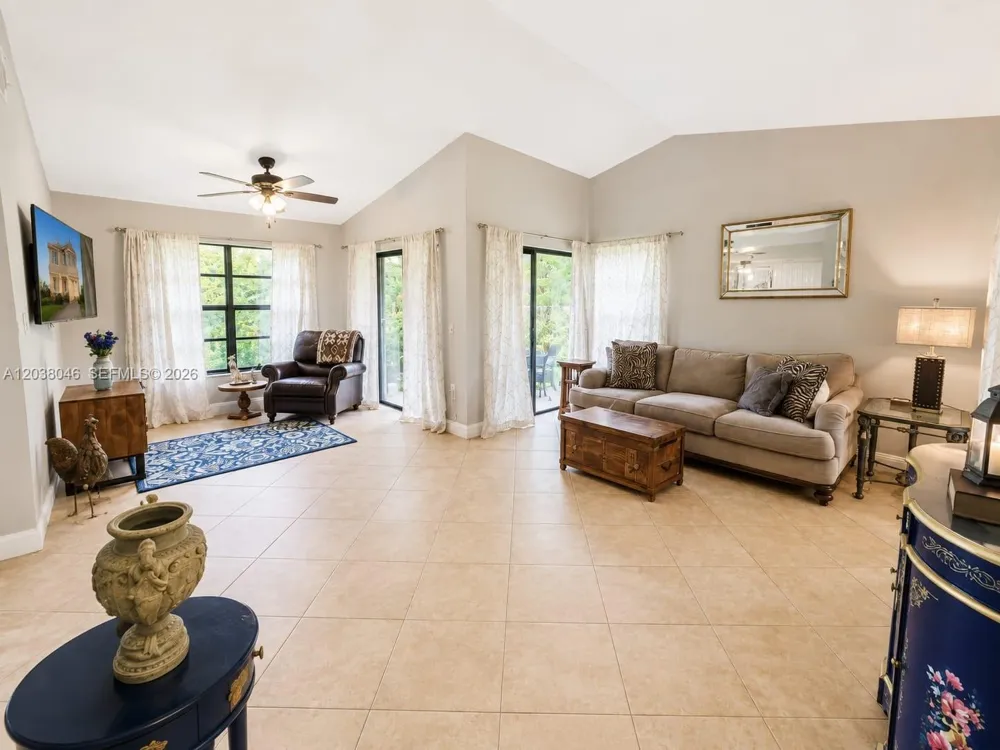 13870 Magnolia Ct Davie, FL 33325