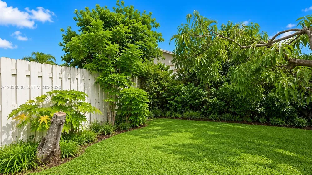 13870 Magnolia Ct Davie, FL 33325
