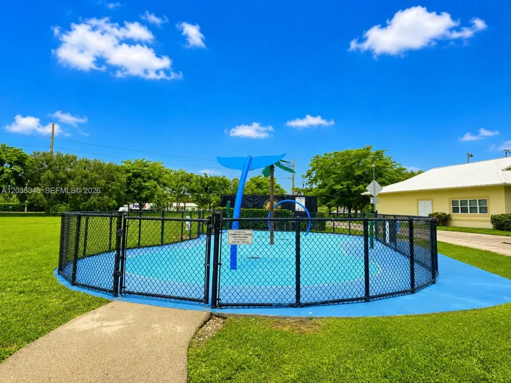 13870 Magnolia Ct Davie, FL 33325