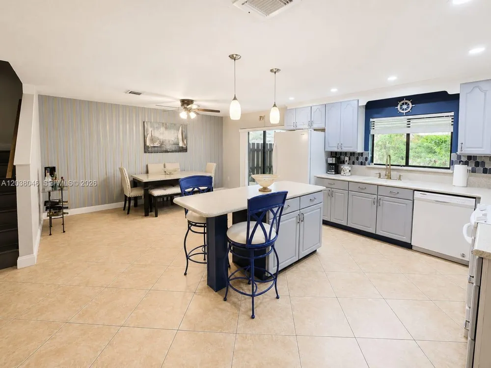 13870 Magnolia Ct Davie, FL 33325