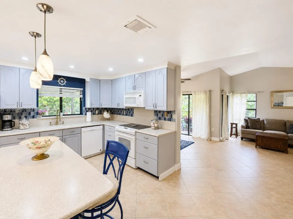 13870 Magnolia Ct Davie, FL 33325
