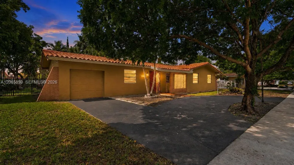 10710 SW 32nd St Miami, FL 33165