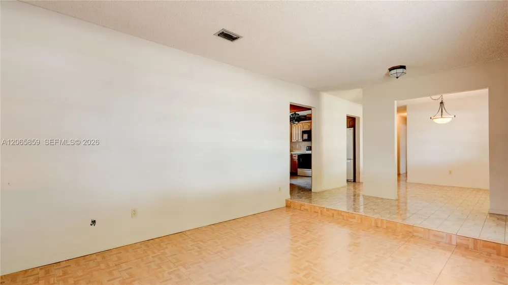 10710 SW 32nd St Miami, FL 33165