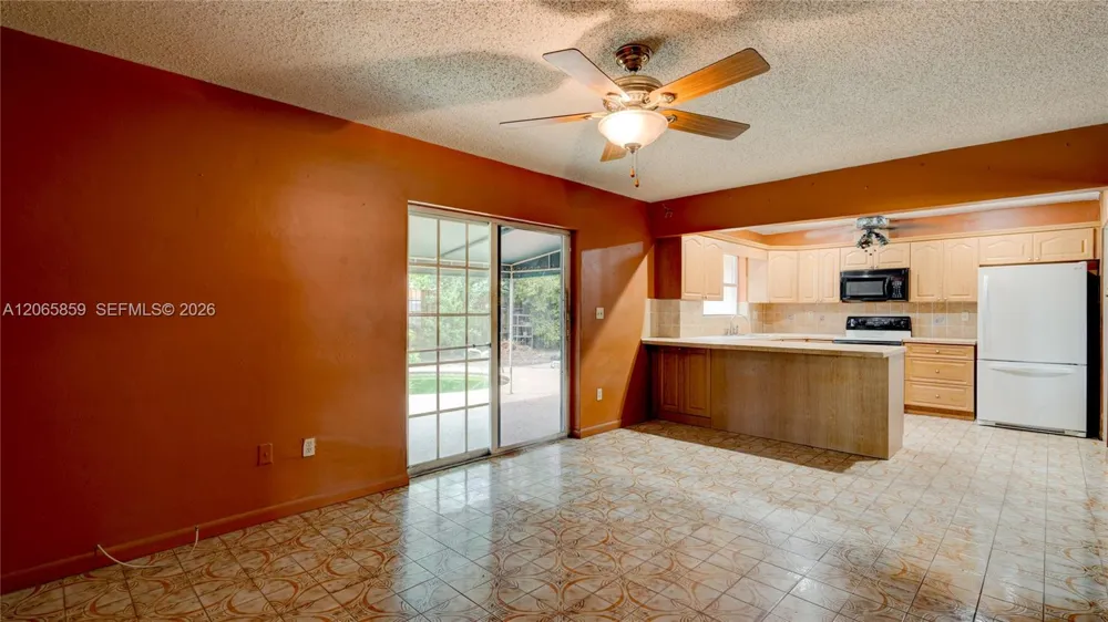 10710 SW 32nd St Miami, FL 33165