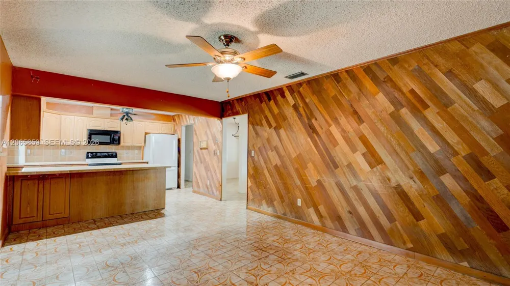 10710 SW 32nd St Miami, FL 33165