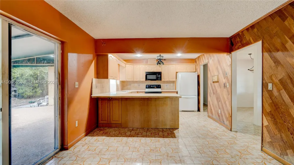 10710 SW 32nd St Miami, FL 33165