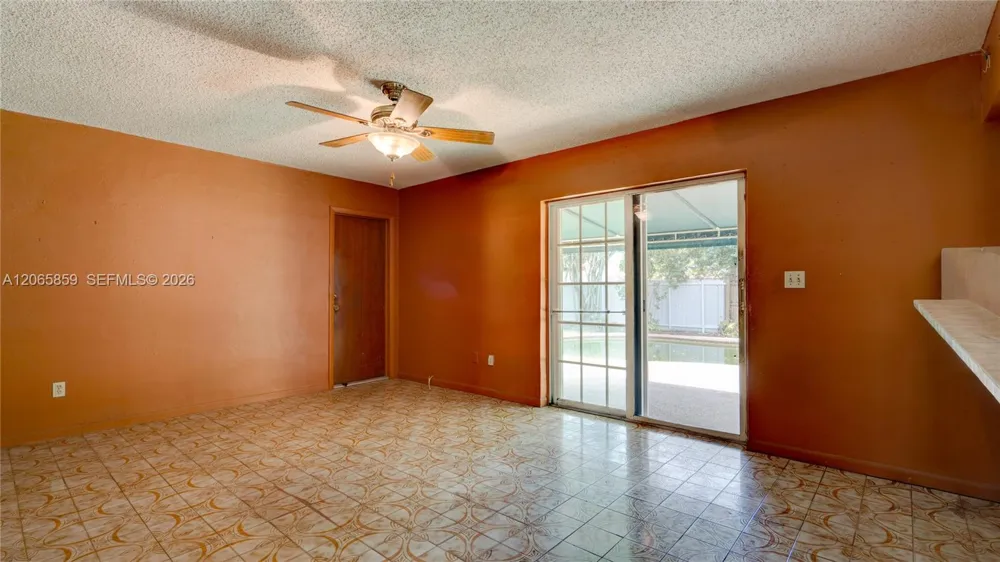 10710 SW 32nd St Miami, FL 33165