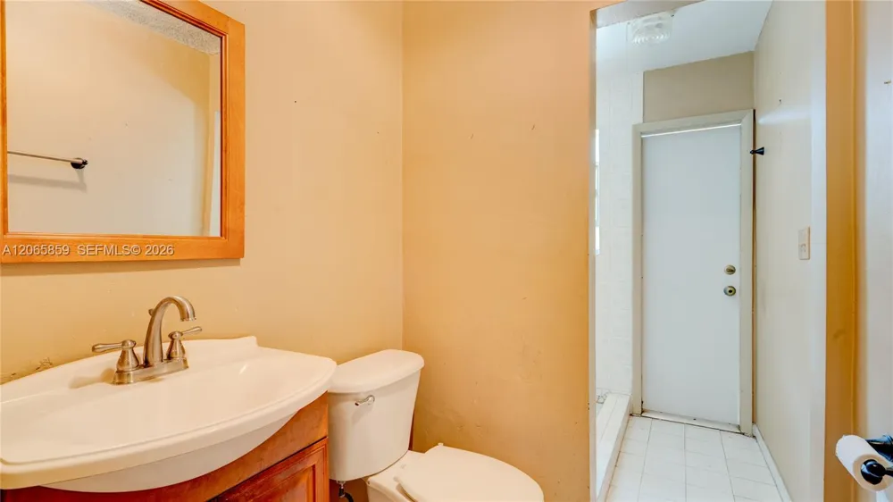10710 SW 32nd St Miami, FL 33165
