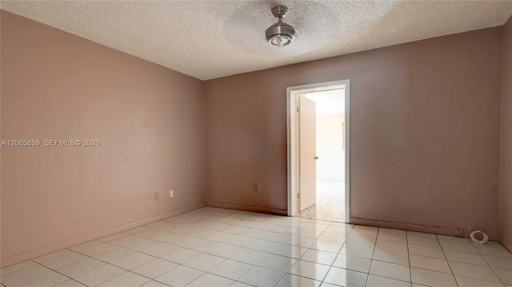 10710 SW 32nd St Miami, FL 33165