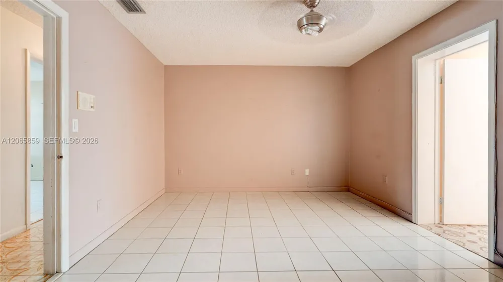 10710 SW 32nd St Miami, FL 33165