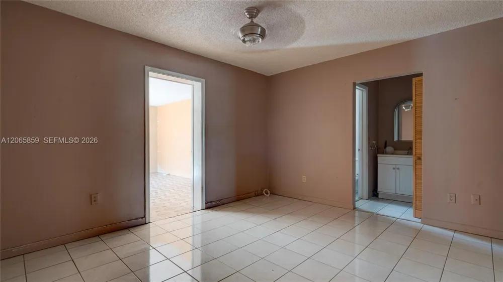 10710 SW 32nd St Miami, FL 33165