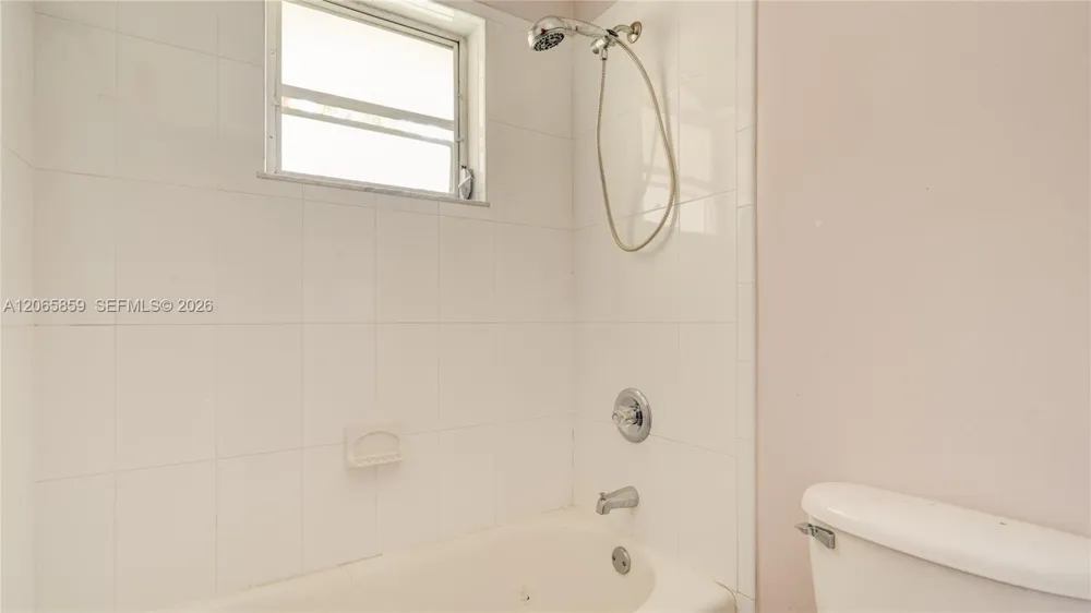 10710 SW 32nd St Miami, FL 33165