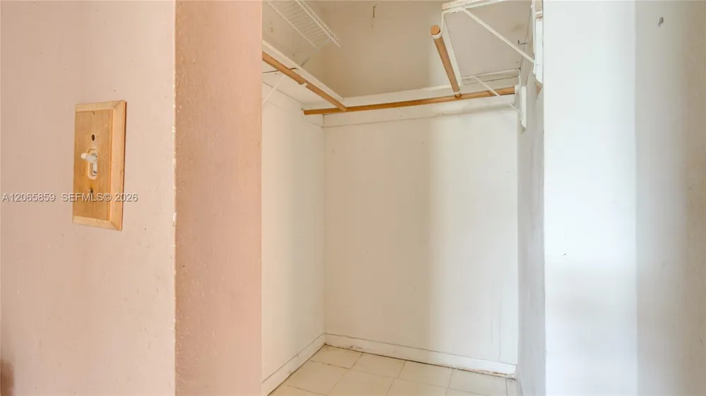 10710 SW 32nd St Miami, FL 33165