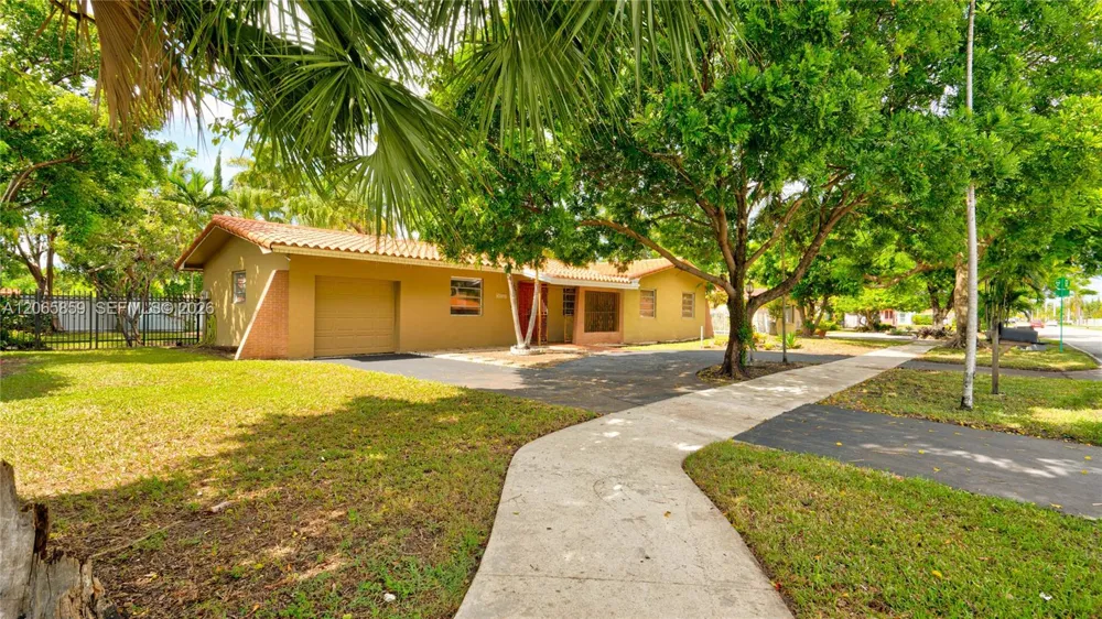 10710 SW 32nd St Miami, FL 33165
