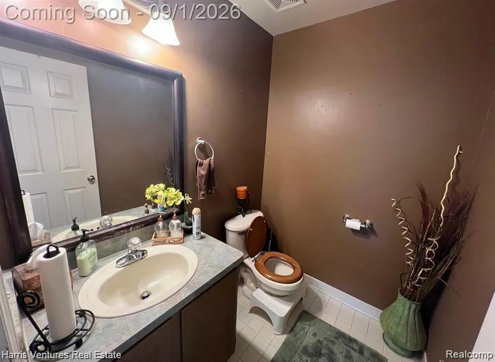 31271 Lavender Drive Rockwood City, MI 48173