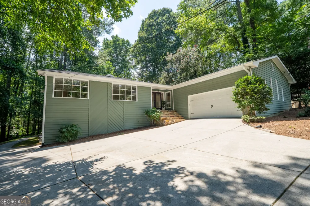 3882 Centre CT Peachtree Corners, GA 30092