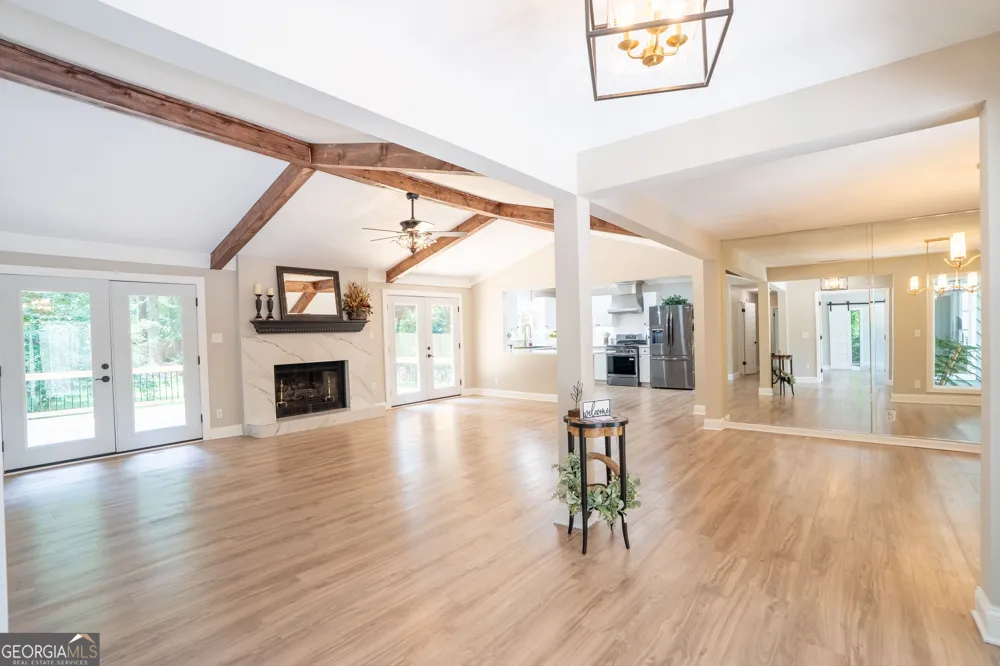 3882 Centre CT Peachtree Corners, GA 30092