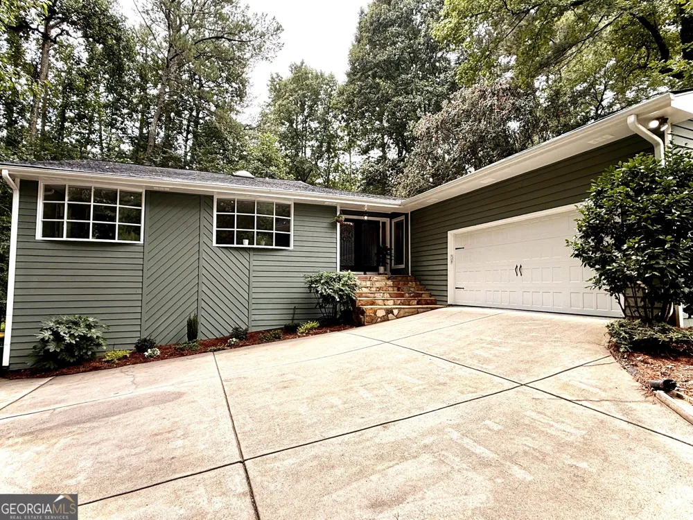 3882 Centre CT Peachtree Corners, GA 30092